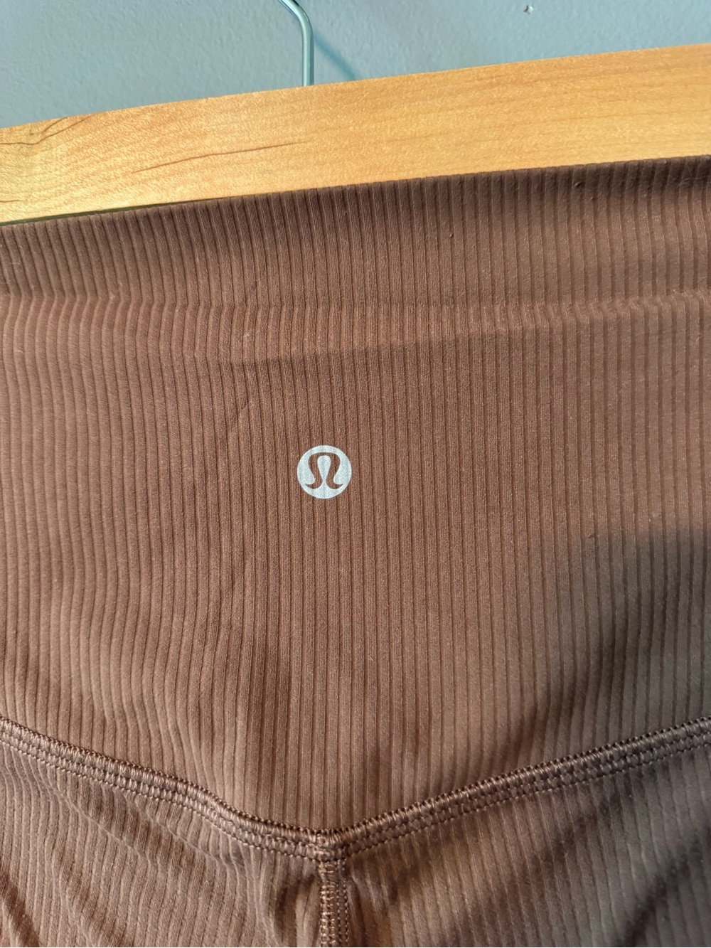Lululemon Align Ribbed High-Rise Pant 25"
Java - Picture 4 of 9